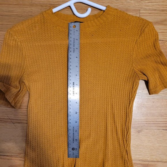 Mustard Crop Top - Picture 4 of 6